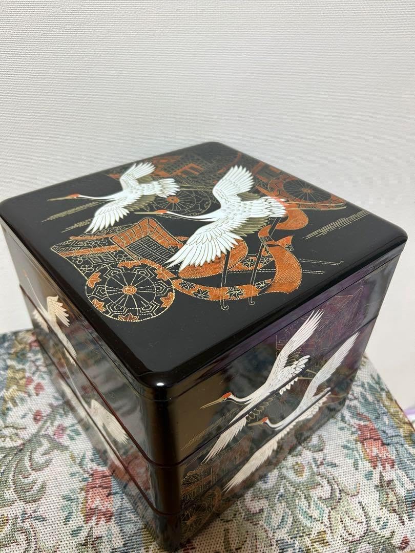 重箱 鶴 黒塗り 漆塗り 漆 縁起物 骨董品 重箱 鶴 黒塗り 漆塗り 漆 縁起物 骨董 漆器 重箱 三段（鶴）No.3